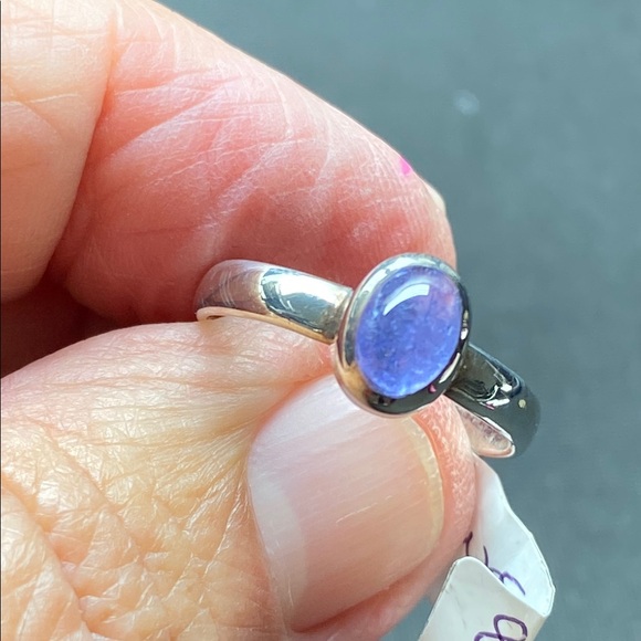 Tanzanite Ring Size 8.5 in Solid Sterling Silver 925 - Picture 6 of 8